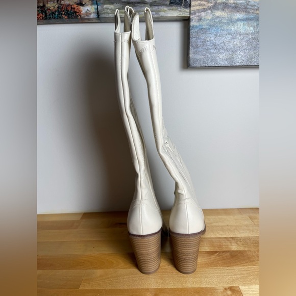 Altar’d State Jewell Heeled Western Boot - Picture 4 of 14